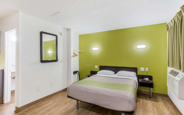 photo 5 of Studio 6 Extended Stay - Jacksonville, FL - South