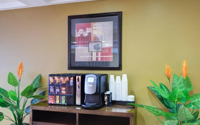 photo 2 of Suburban Studios Sterling - Washington Dulles