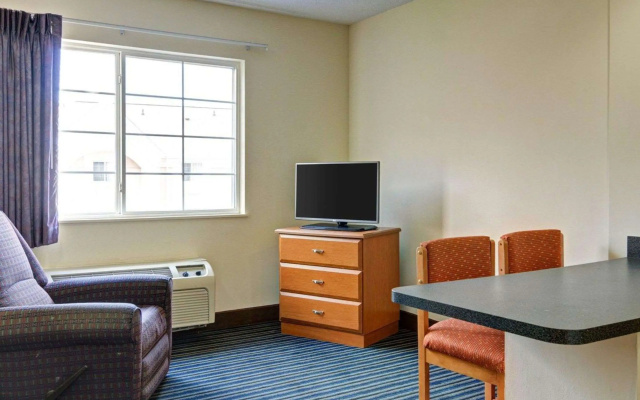 photo 4 of Suburban Studios Sterling - Washington Dulles