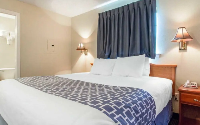 photo 3 of Suburban Extended Stay Hilton Head