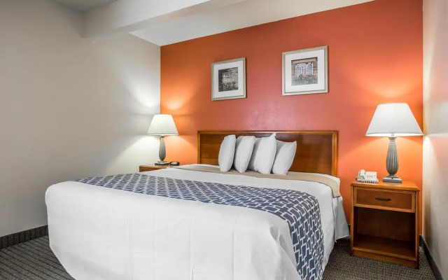 photo 3 of Cloverleaf Suites Columbia