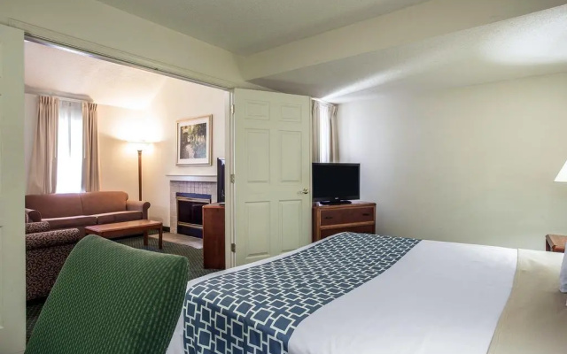 photo 4 of Cloverleaf Suites Columbia