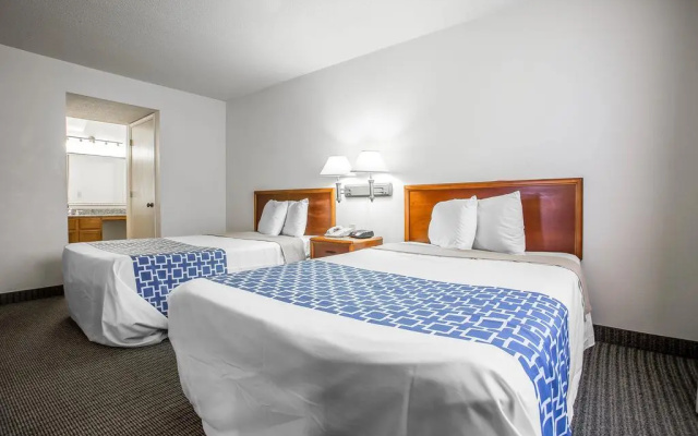 photo 5 of Cloverleaf Suites Columbia