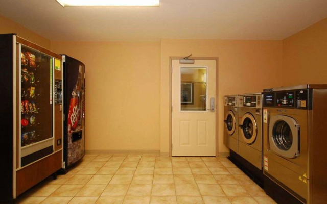 photo 5 of Suburban Studios Avondale