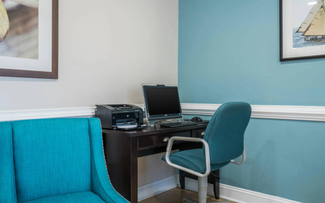 photo 4 of Suburban Studios of Wilmington