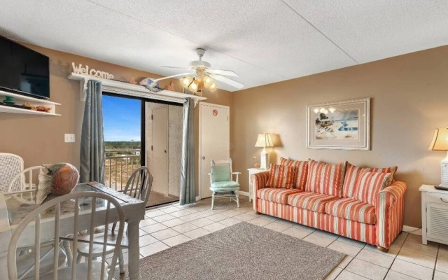 photo 3 of Sugar Beach 257 2 Bedroom Condo by Redawning