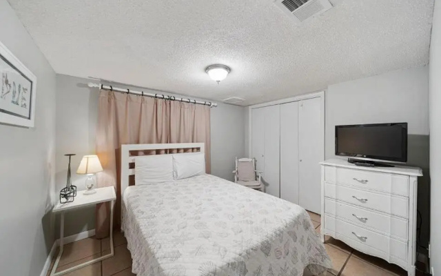 photo 5 of Sugar Beach 257 by Bender Vacation Rentals