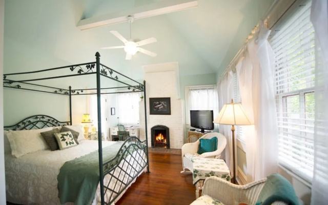 photo 4 of Sugar Magnolia Bed & Breakfast