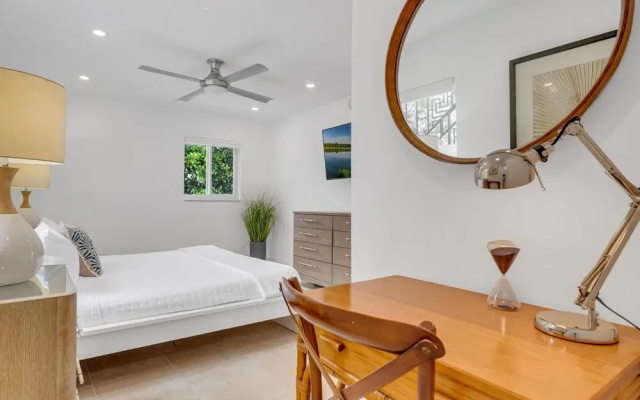 photo 2 of Suite by Beach Waterfront Lago Key Three, Fort Lauderdale