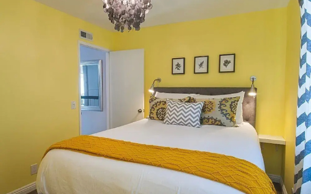 photo 2 of Suite Escapes 4 3 Bedrooms 2.5 Bathrooms Condo