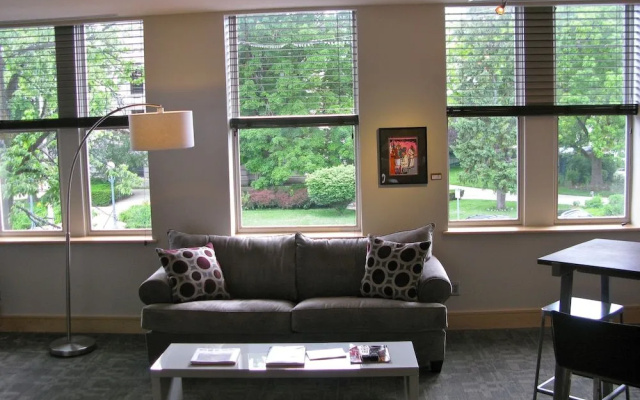 photo 3 of Suites at 118 - Bloomington