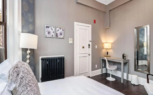 photo 3 of Suites At 143 Arlington Street
