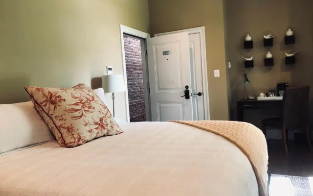photo 5 of Suites at 249