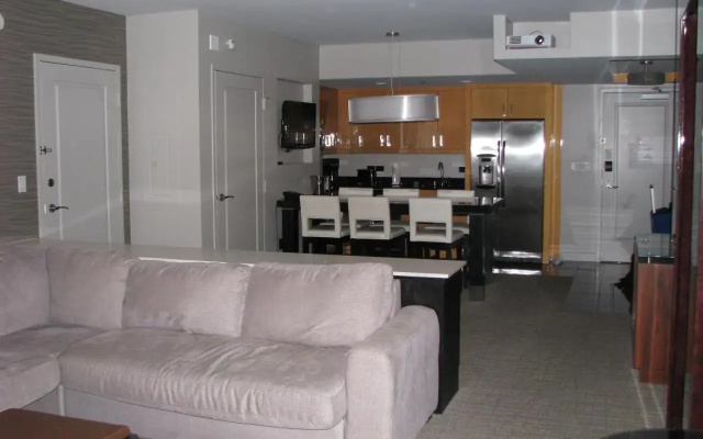photo 2 of Suites at Hilton Grand Vacations Club Elara Center Strip Las Vegas