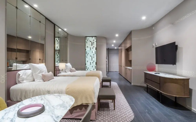 photo 5 of Suites at SLS LUX Brickell managed by CE