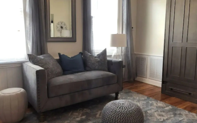photo 4 of Suites on Coming