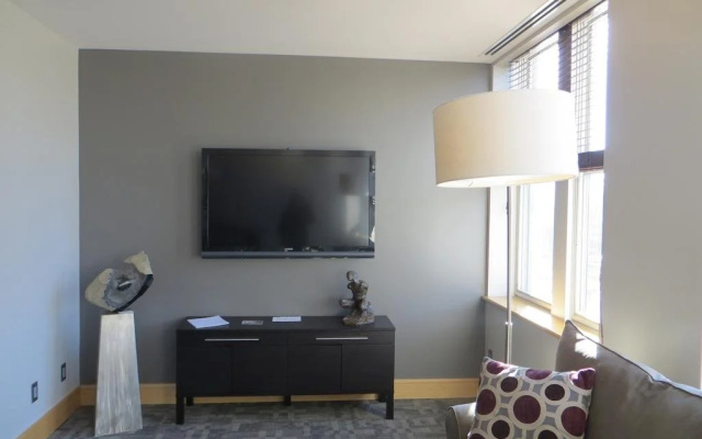 photo 4 of Suites@One-Eighteen