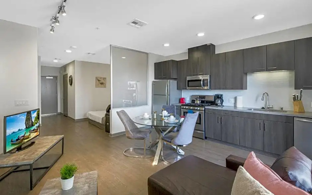 photo 5 of SuitesRUs Apart Hotel at Glendale