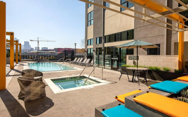 photo 3 of SuitesRUs Apart Hotel near Dodgers Stadium