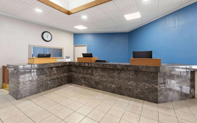 photo 2 of Baymont Inn and Suites by Wyndham Farmington, MO