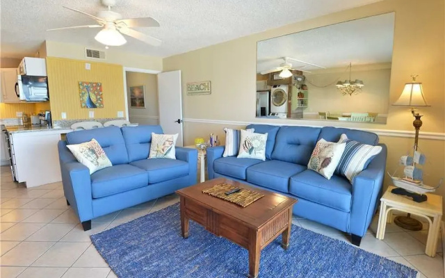 photo 2 of Summit 828 - One Bedroom Condo