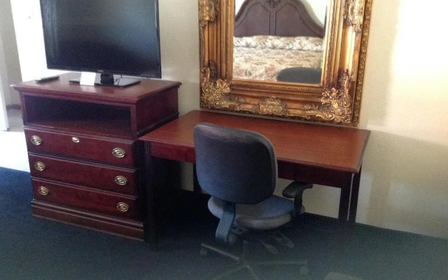 photo 2 of Summit Inn