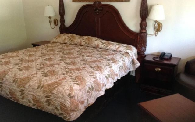 photo 3 of Summit Inn
