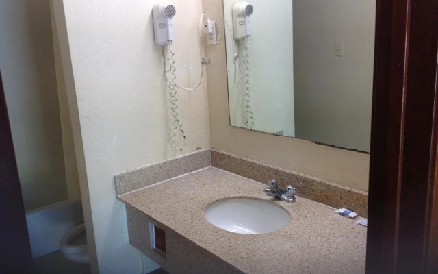 photo 4 of Summit Inn