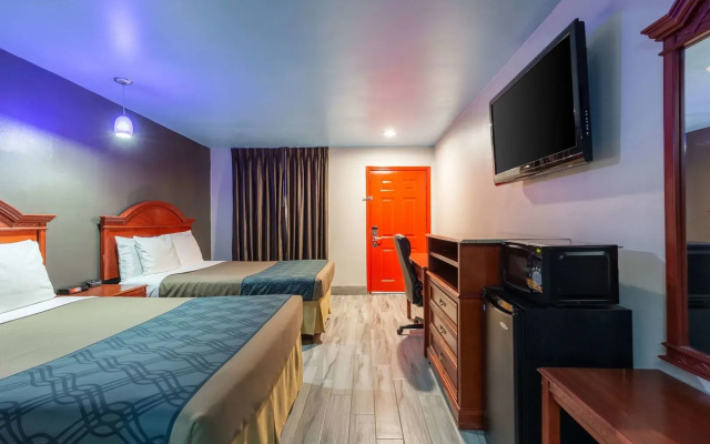 photo 5 of Summit Inn - Houston Medical Center