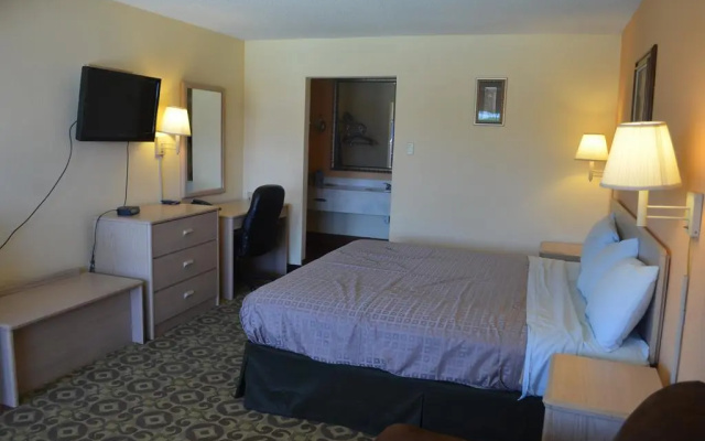 photo 5 of Summit Inn Hotel  Suites