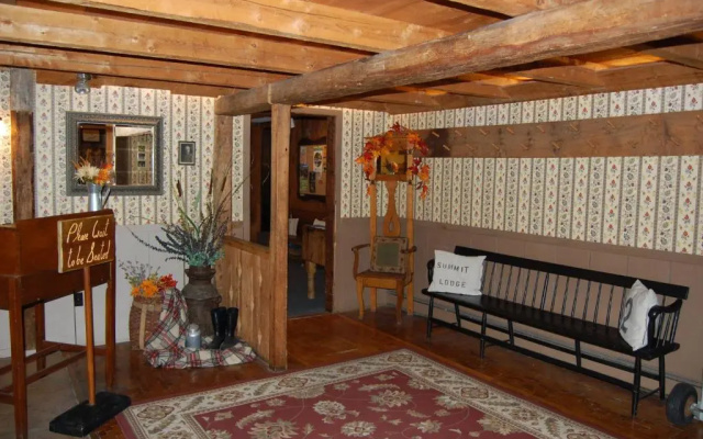 photo 2 of Summit Lodge
