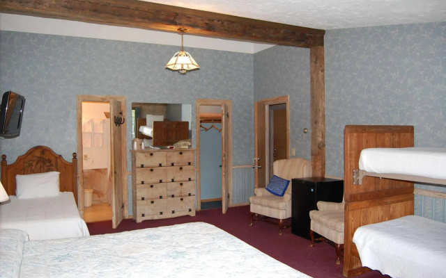 photo 3 of Summit Lodge