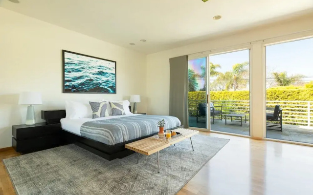 photo 4 of Beachcomber by AvantStay | 1 Block from Beach - Modern Estate w/ Ocean Views