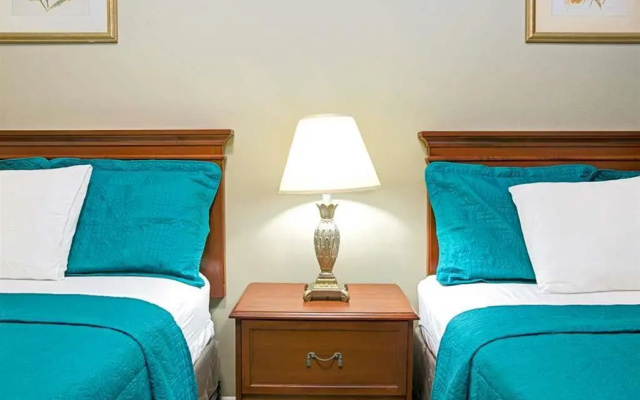 photo 4 of Sun And Surf Inn
