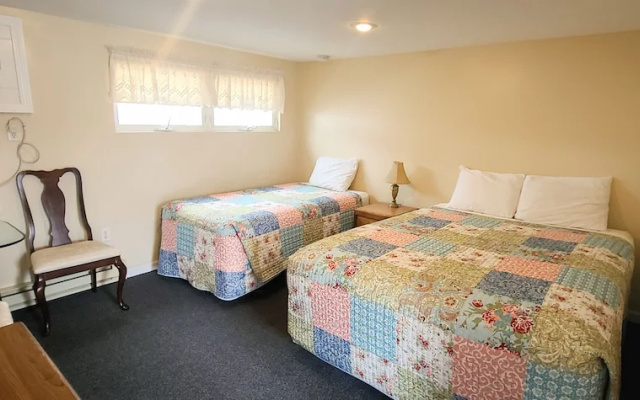 photo 5 of Sun and Surf Motel