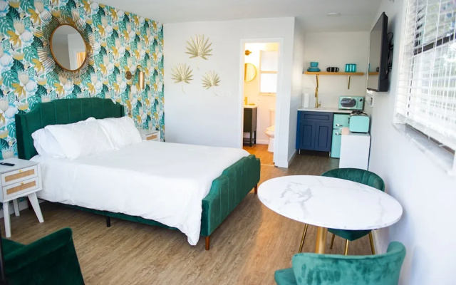 photo 2 of Sunburst Inn