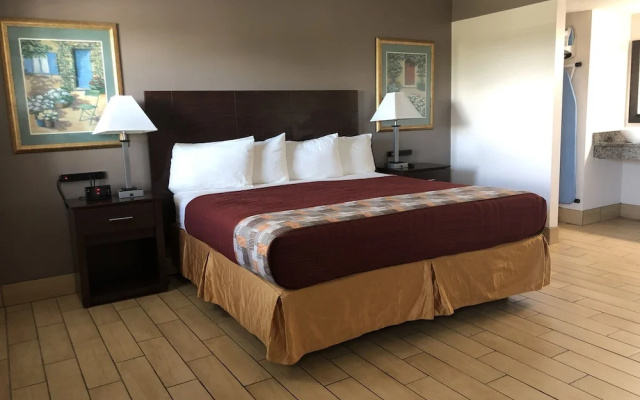 photo 5 of Sun Coast Inn