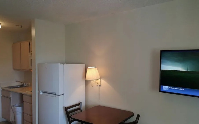 photo 4 of InTown Suites Extended Stay Select New Orleans LA - Harvey