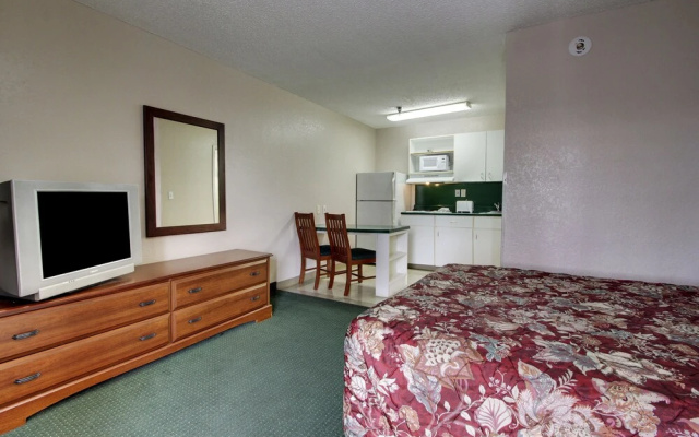 photo 3 of InTown Suites Extended Stay Raleigh NC