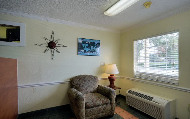 photo 4 of Intown Suites Extended Stay Select Houston - Stafford