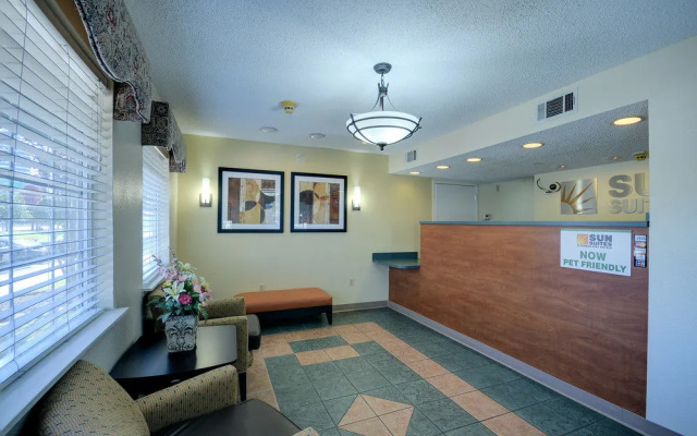 photo 2 of Intown Suites Extended Stay Houston - Westchase