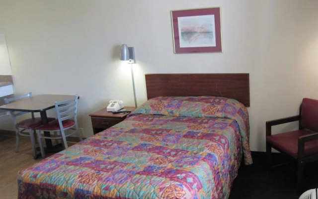 photo 3 of Intown Suites Extended Stay Houston - Westchase