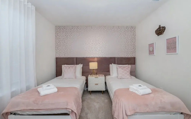 photo 5 of Sun Traveler @ Solterra By Shine Villas #113 5 Bedroom Townhouse