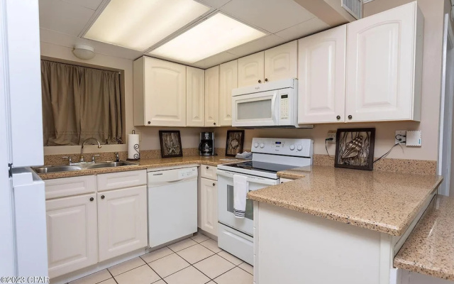 photo 4 of Sunbird 807e