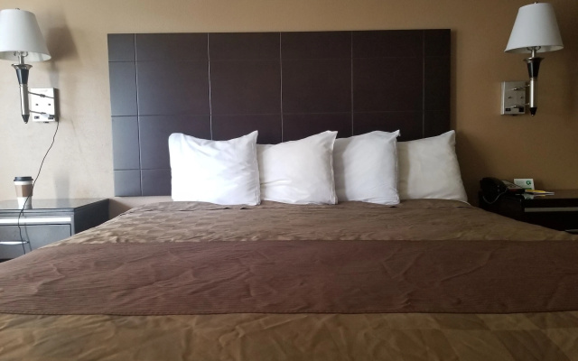 photo 5 of Sunburst Spa & Suites Motel