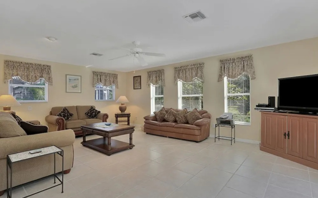 photo 3 of Sunbury Home #34752