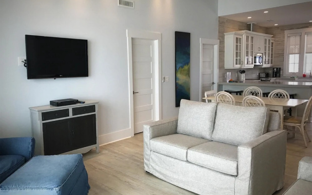 photo 2 of Sundance Cottage by Sea Scape Properties