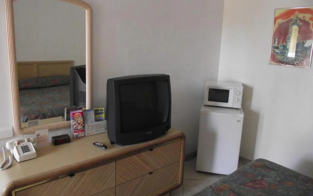 photo 2 of Sundeck Motel and Apartments