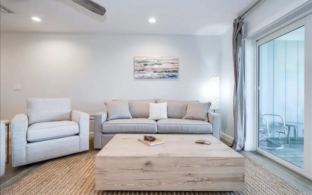 photo 4 of Sundown Villa Unit 02 2 Bedrooms 2.5 Bathrooms Villa