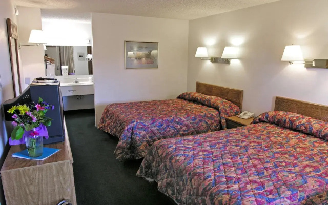photo 5 of Sundowner Inn Forsyth I 94